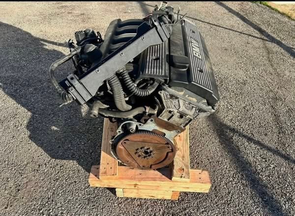 moteur bmw e34 525i – m50b25 2.5l 6 cylindres moteur bmw e34 525i – m50b25 2.5l 6 cylindres