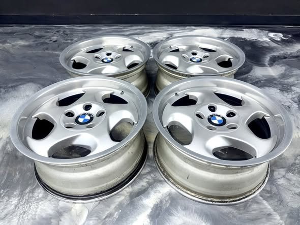 bmw e34 m5 – jantes m system ii throwing star forgées bmw e34 m5 – jantes m system ii throwing star forgées