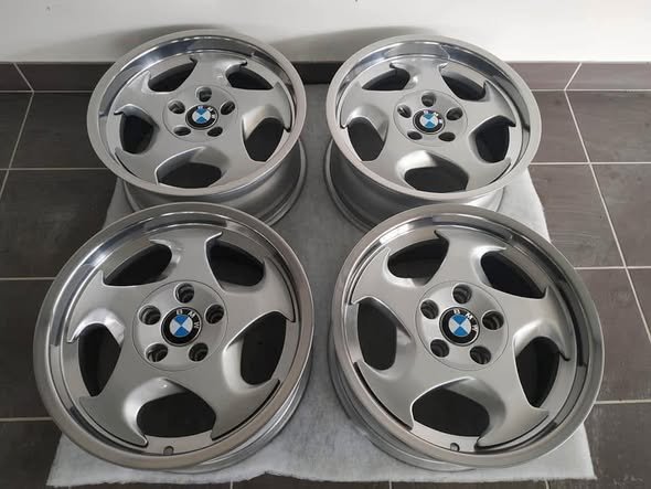 bmw e34 m5 – jantes m system ii throwing star forgées bmw e34 m5 – jantes m system ii throwing star forgées