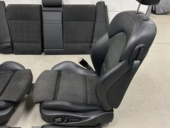 kit intérieur bmw e46 m3 coupé authentique et impeccable kit intérieur bmw e46 m3 coupé authentique et impeccable