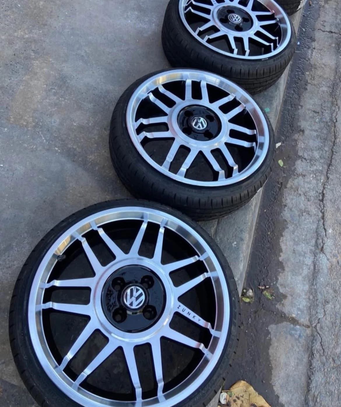 zunky snowflake 17” neuve – prêtes à monter zunky snowflake 17” neuve – prêtes à monter