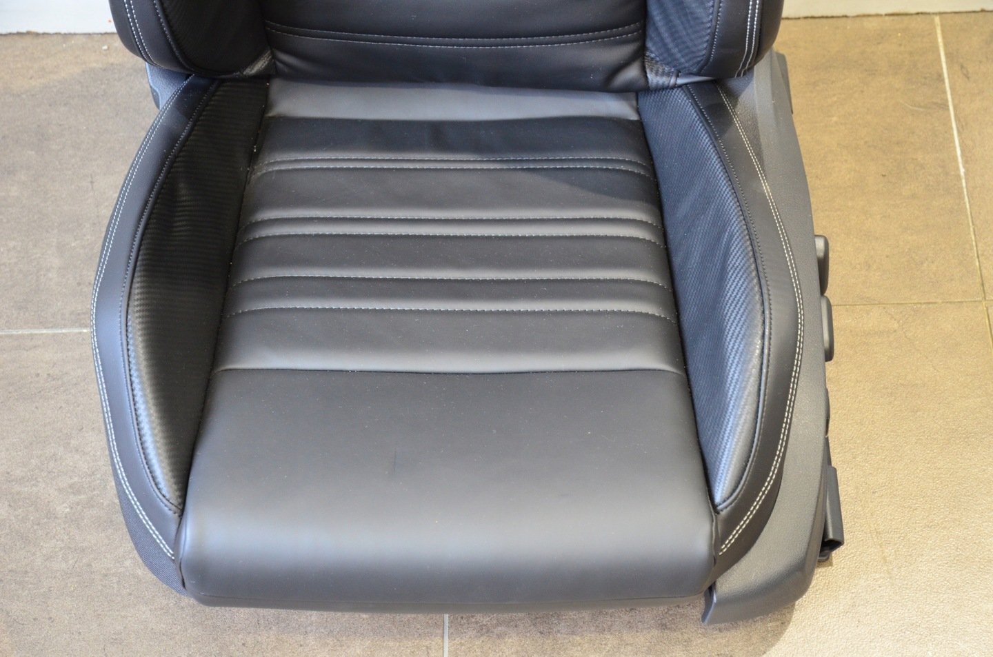 intérieur vw passat b8 lift r line 2018 cuir noir carbone neuf intérieur vw passat b8 lift r line 2018 cuir noir carbone neuf