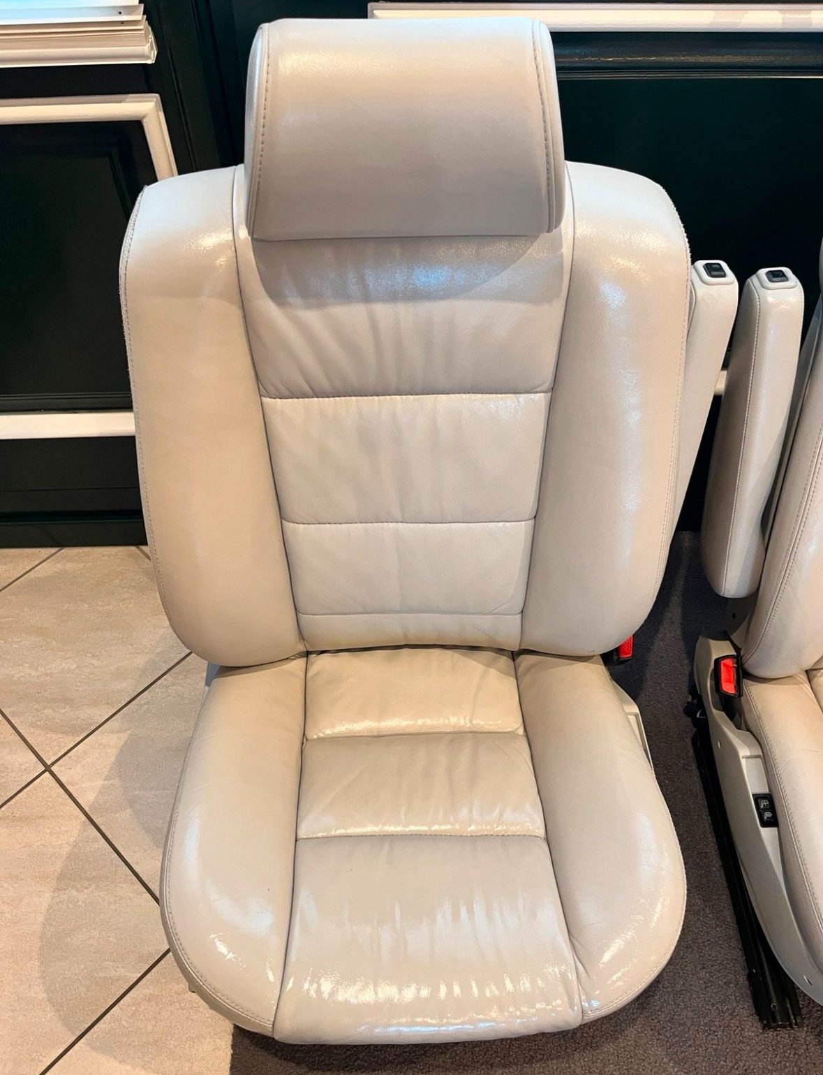 sièges avant en cuir bmw e32/e34 sièges avant en cuir bmw e32/e34