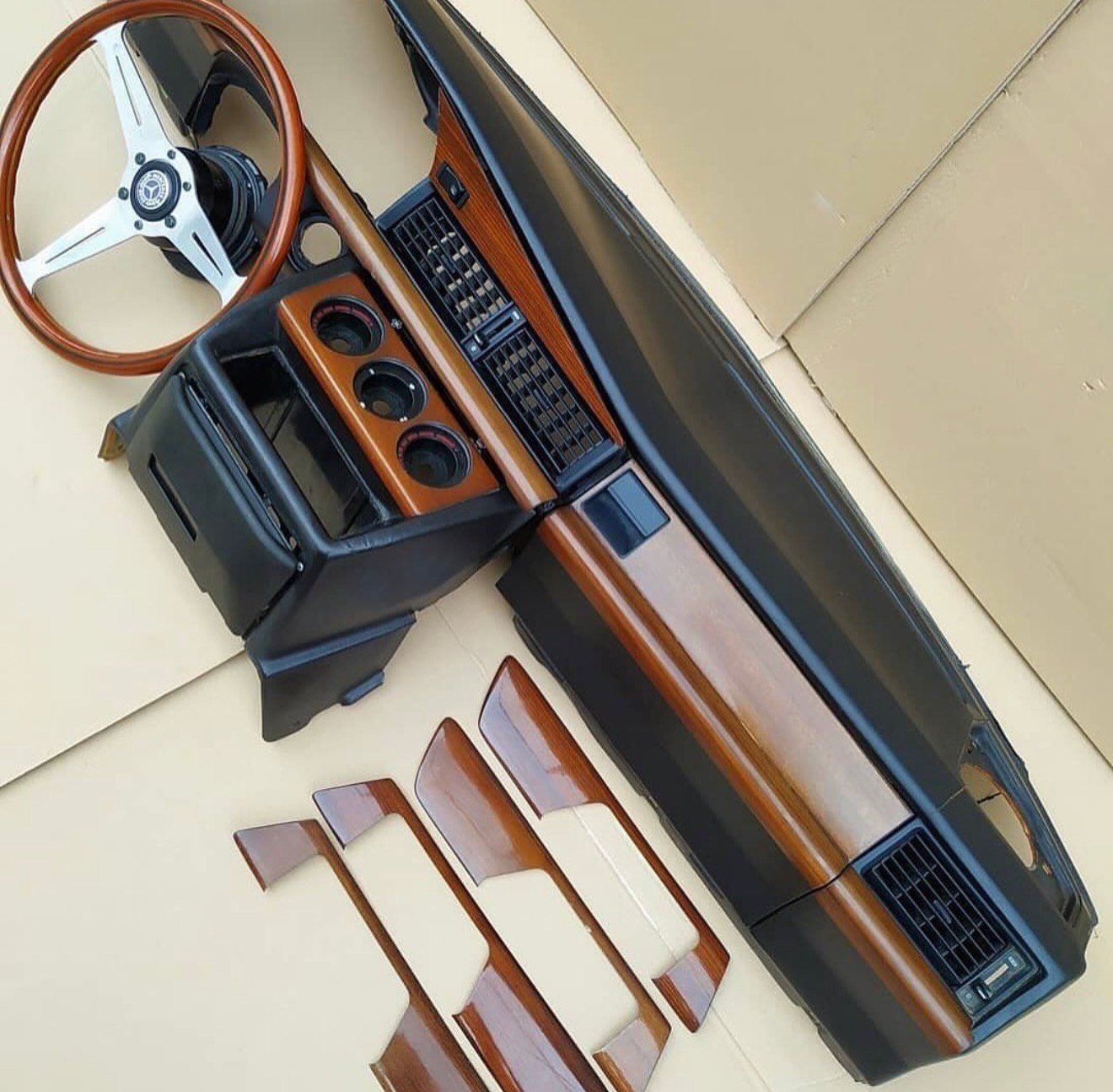 Mercedes-Benz 190 W201 – Pack Zebrano Bois + Volant - Image 5