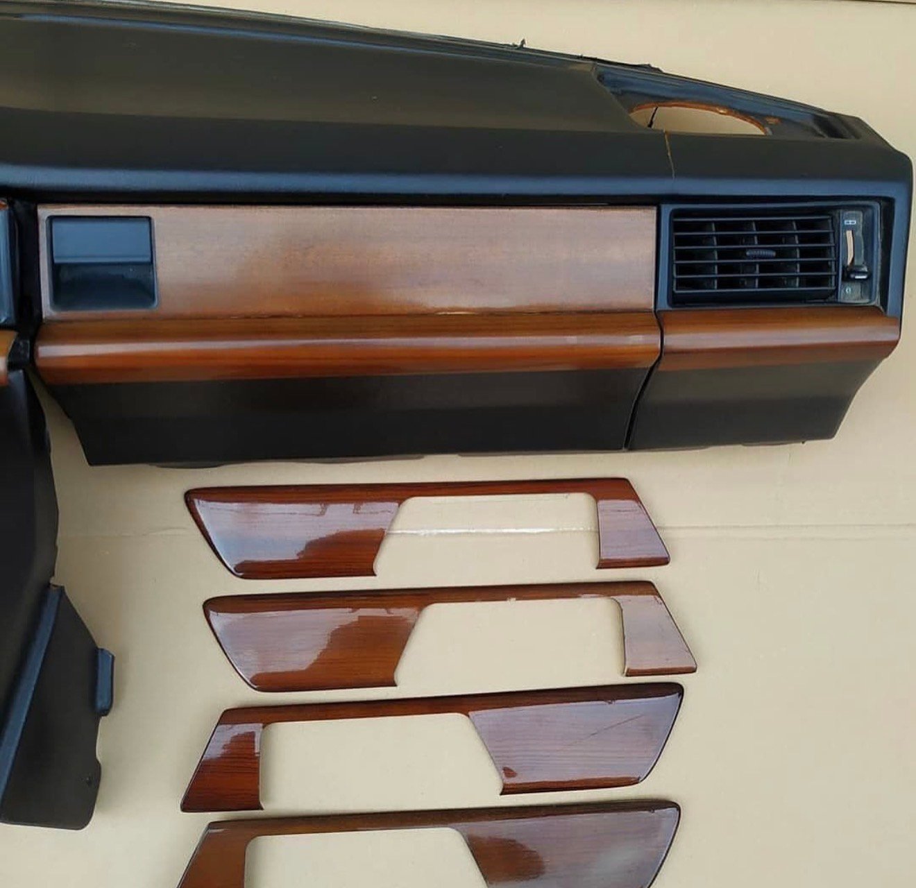 Mercedes-Benz 190 W201 – Pack Zebrano Bois + Volant - Image 10